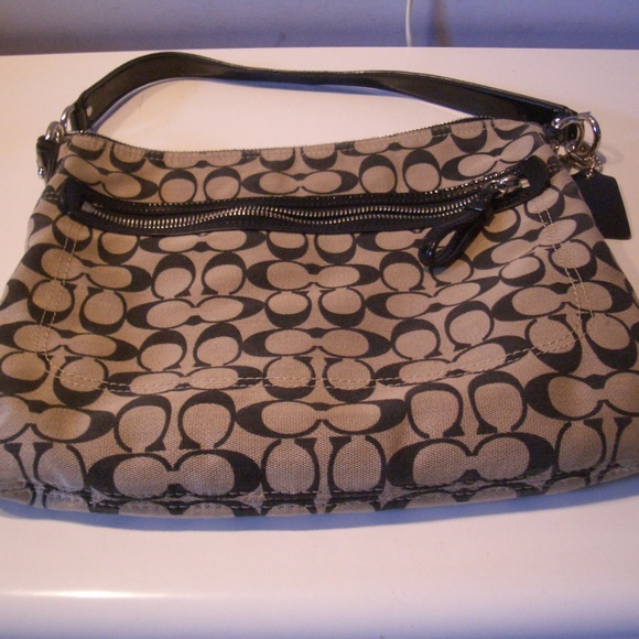 COACH Handbags - COACH BLACK JACQUARD PATENT LEATHER SHOULDER BAG